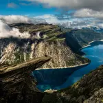 Escursione da brivido sulla Roccia Trolltunga in Norvegia
