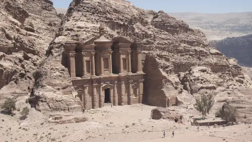 Petra, una delle sette meraviglie del Mondo
